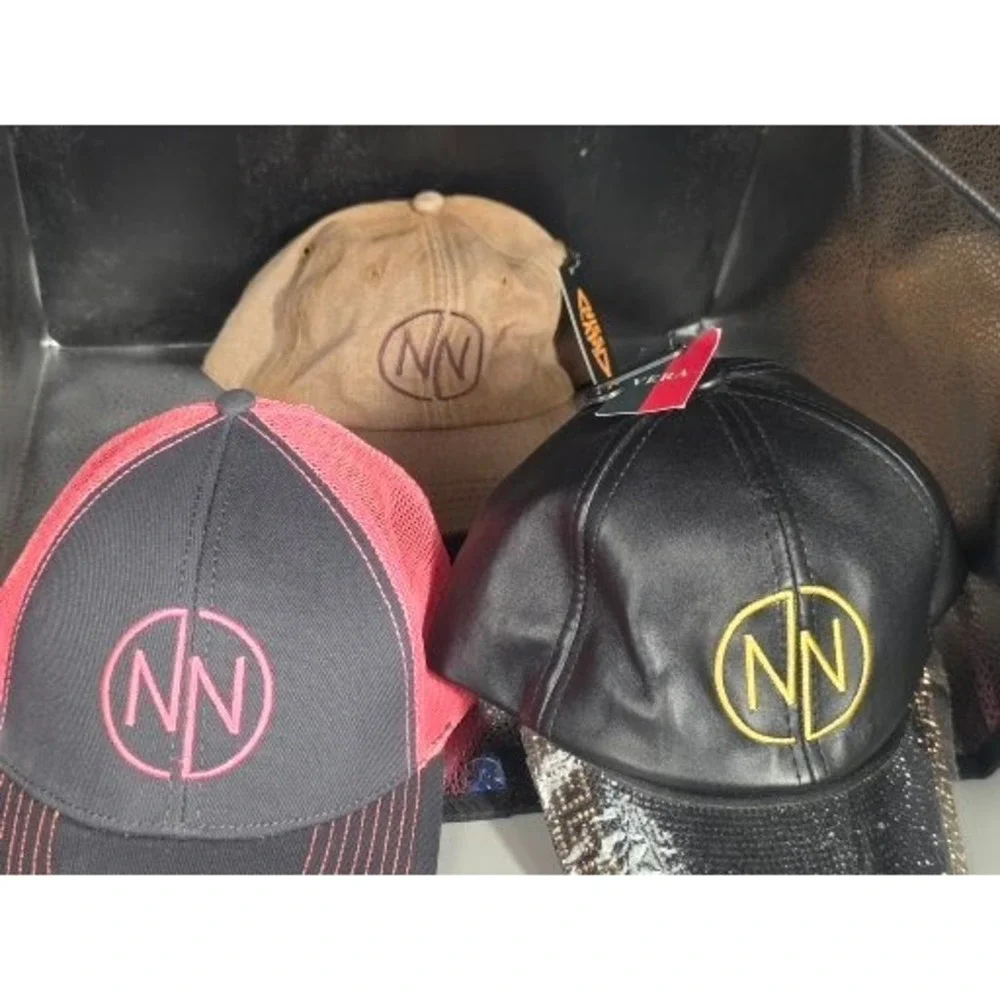 Lot of 3 Newhattan 